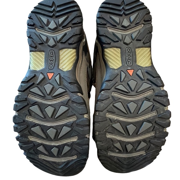 KEEN Men's Targhee 3 Waterproof Hiking Shoe - Picture 4 of 5
